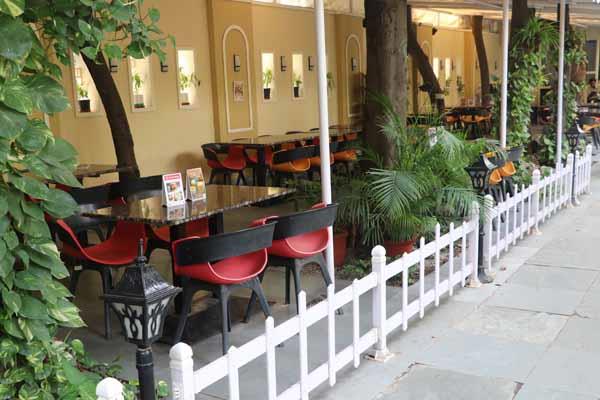 Driveway cafe Gulmohar Park Club