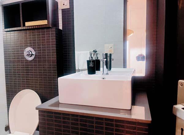 Ensuite Bathroom Standard Room